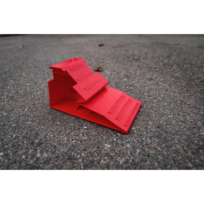 Caliber MR20K Red Wheel Chocks 13596