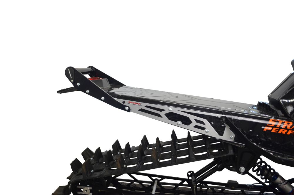 Parachoques trasero Straightline Hide 'N' Go de 163-165" con túnel SLASH - Mango negro, placas sin rematar, parachoques con almacenamiento integrado