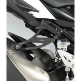 Soporte de escape negro R&G Racing para Suzuki GSR750 (2011-2016) EH0050BK