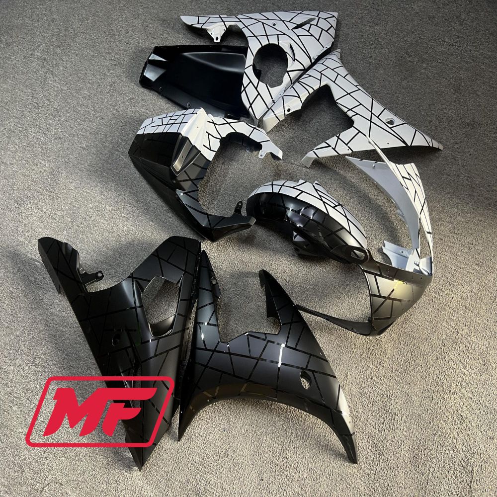 Monster Fairings Full Kit Yamaha R6 03-04 Black / White Split + Windshield + Gas Tank Cover