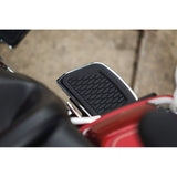 Cubiertas de piso Kuryakyn para insertos de pasajero V-Twin con acabado cromado hexagonal