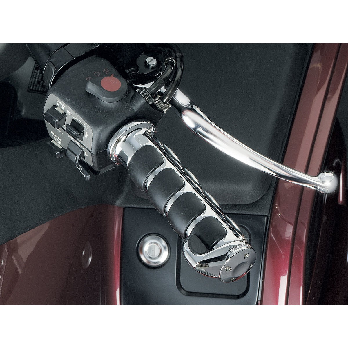 New Honda GL1800B Gold Wing F6B 2000-2013ISO Grips Chrome by Kuryakyn